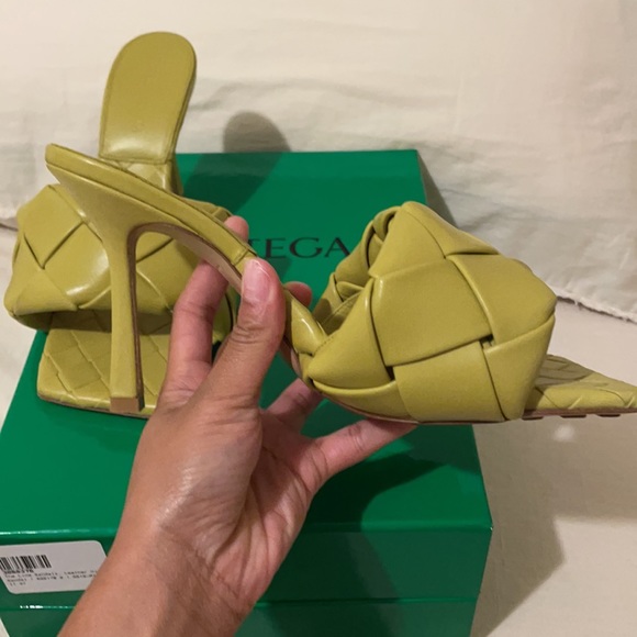 Bottega Veneta sandals in color ice. - Picture 4 of 11